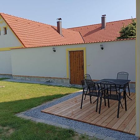 Apartman Na Statku Jílovice Exteriör bild